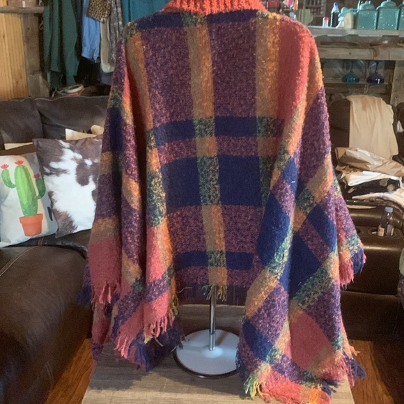 New Poncho - Picture 4 of 5